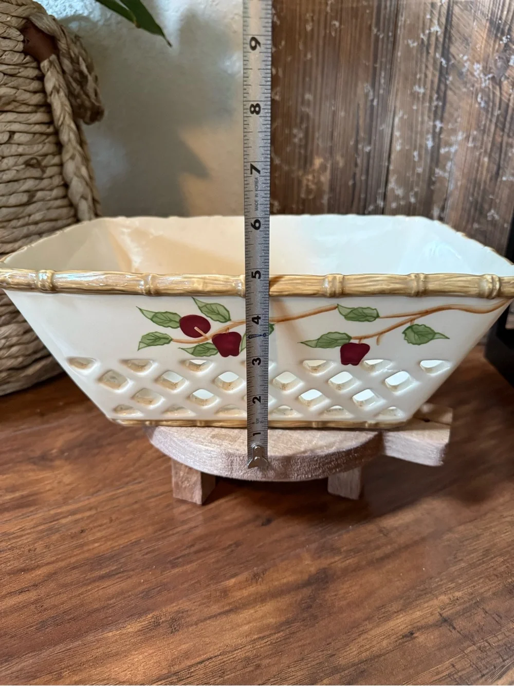 Ceramic Lattice/Woven Apple Basket, Apple Motif